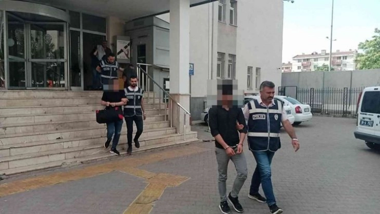 Aranan 12 kişi yakalandı