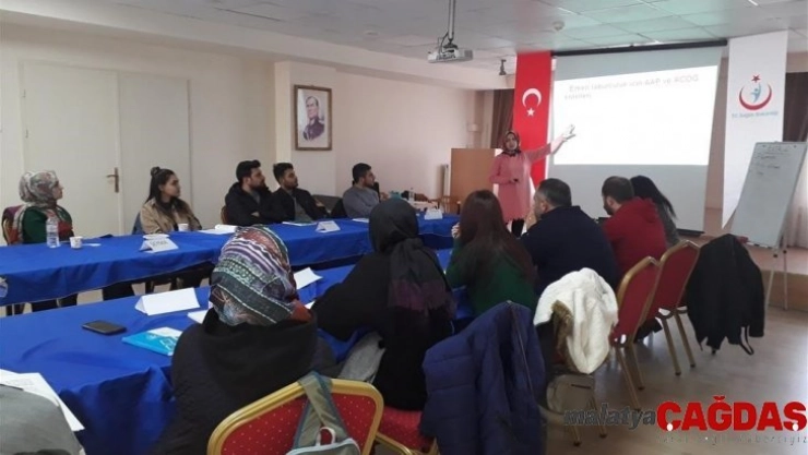 Ardahan'da temel yenidoğan bakım eğitimi