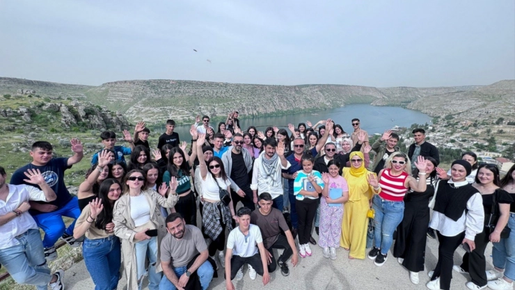Arguvan'da öğrenci ve öğretmenlerden Şanlıurfa'ya kültür gezisi