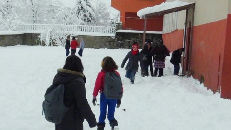 Artvin'de eğitime kar engeli