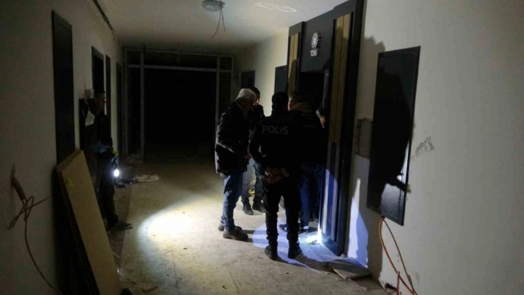 Asansör montajı sırasında 3 metreden düşen işçi ağır yaralandı