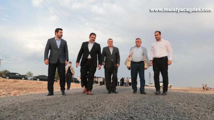 Asfalt çalışmalarını yerinde inceledi