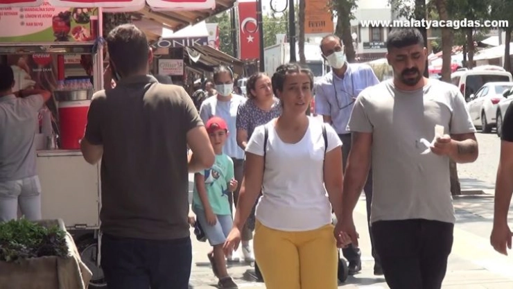 Aşı sıralamasında son 10'da yer alan Diyarbakır'da tedbirler hiçe sayıldı