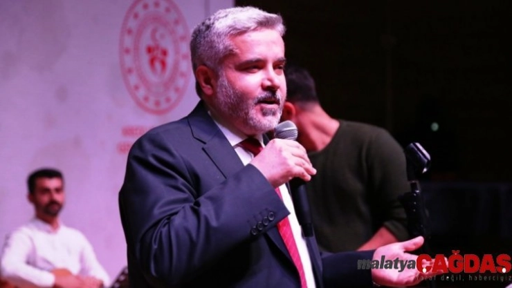 ASÜ Rektörü Şahin: 'Her öğrenci bir sanat dalıyla ilgilenmeli'