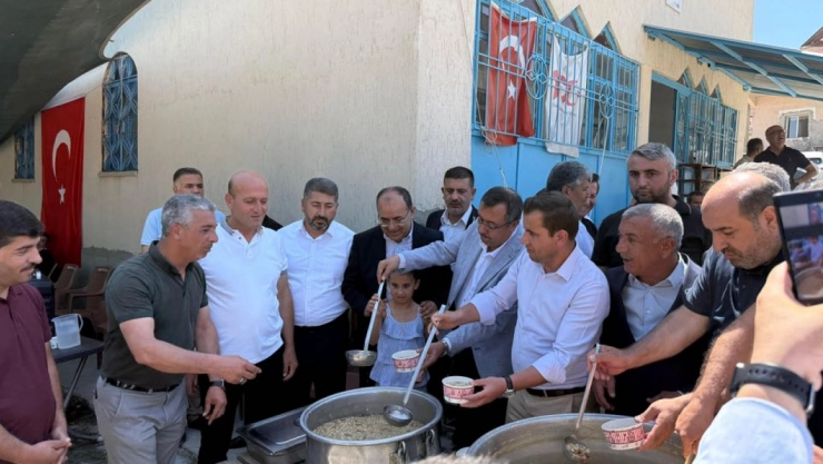 Aşure Bereketi: Fatih Mahallesi'nde Birlik Sofrası Kuruldu