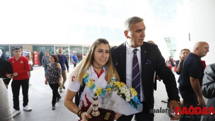 Avrupa Şampiyonu Kadın Milli Golbol Takımı Ankara'ya geldi