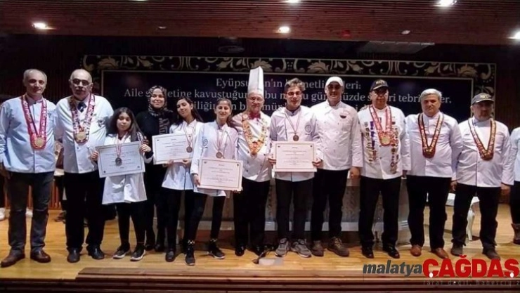 Aydın'ın liseli aşçıları madalya ile döndü