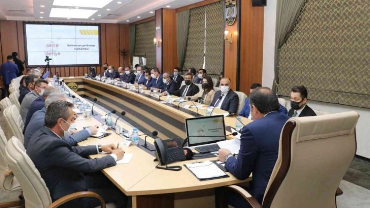 Ayhan, ilçe milli eğitim müdürleriyle buluştu