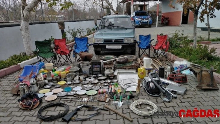 Bağ evinden 40 parça malzeme çalan zanlılar yakalandı