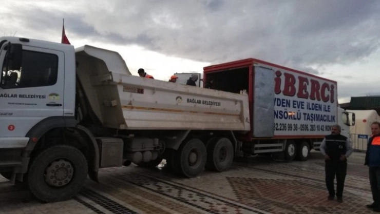 Bağlar Belediyesi depremzedelerin yaralarını sarmaya devam ediyor