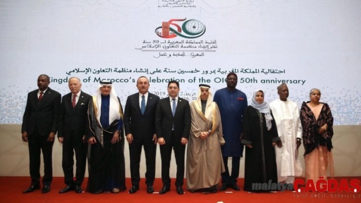 Bakan Çavuşoğlu liderlerle aile fotoğrafı çektirdi