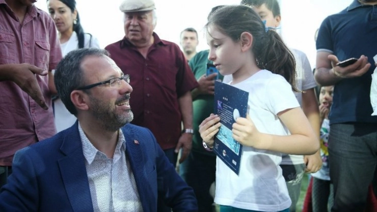 Bakan Kasapoğlu, Altındağ'da Yaz Akşamı Şenlikleri'ne katıldı
