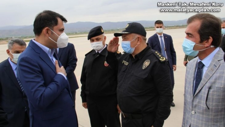 Bakan Kurum, Elazığ'dan Tunceli'ye geçti