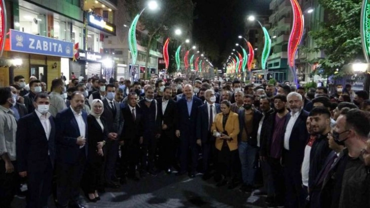 Bakan Soylu'ya Diyarbakır'da sevgi seli