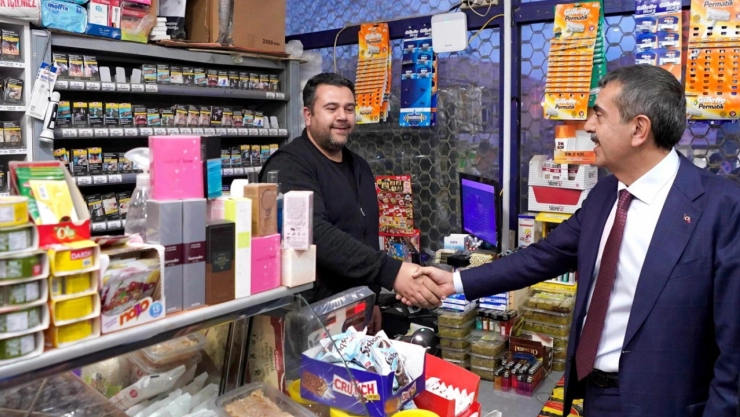 Bakan Tekin'den boykot tepkisi