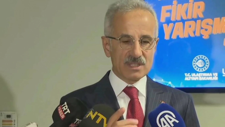 Bakan Uraloğlu'ndan Discord ve Roblox açıklaması