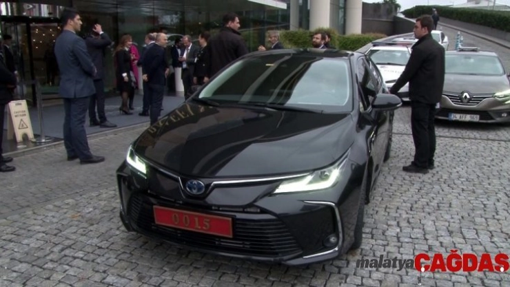 Bakan Varank Beşiktaş'ta düzenlenen zirveye Hibrit araçla geldi