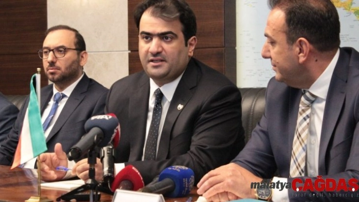 Bakan Varank, Kuveyt Ticari ve Sanayi Bakanı el-Roudan ile görüştü