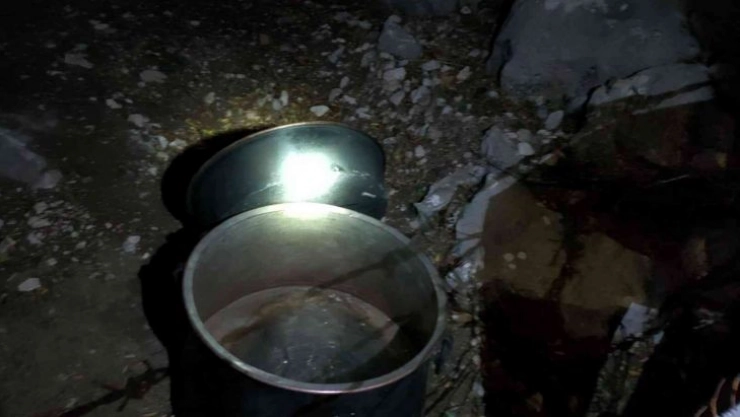 Bakır eşya hırsızları jandarmaya yakalandı