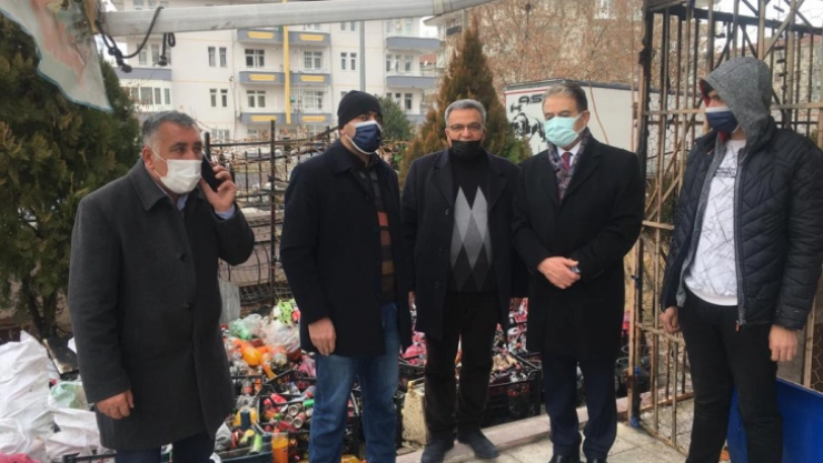 Bakkal dükkanı yanan esnafa ziyaret