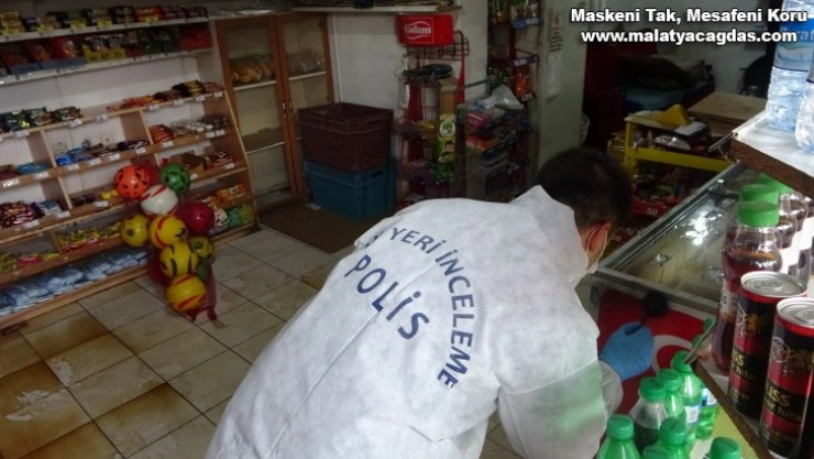 Bakkaldaki sigaraları ve parayı çalan hırsız kayıplara karıştı
