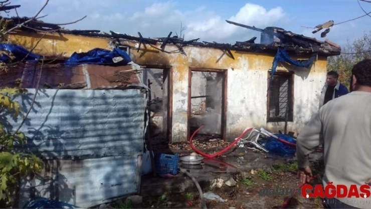 Baraka ev yangında kül oldu