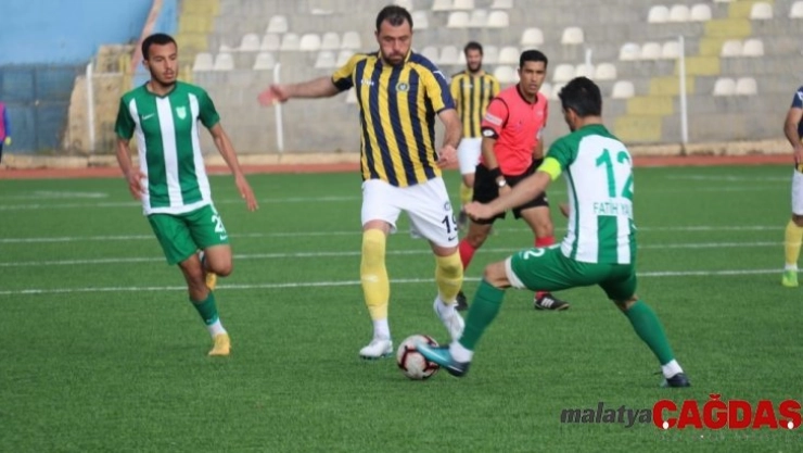 Başakspor ilk devreyi lider tamamladı