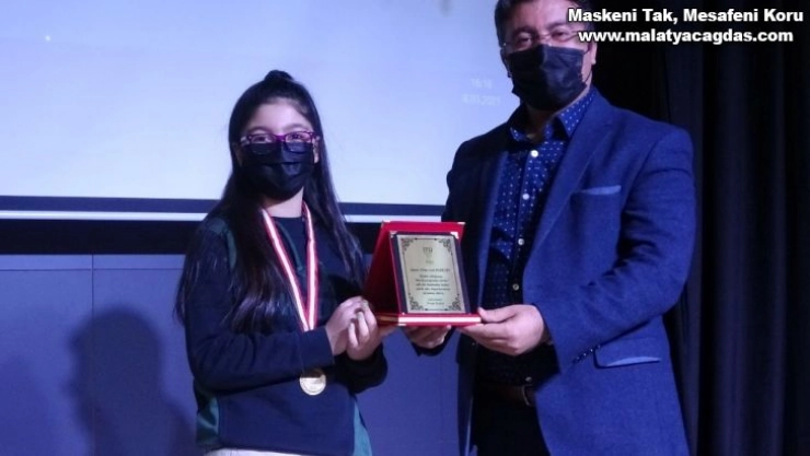 Başarılı öğrencilere ödül