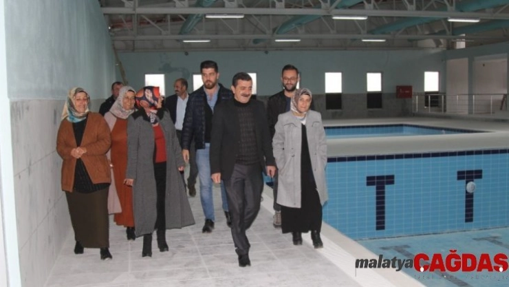 Başkale Belediyesinden yarı olimpik yüzme havuzu