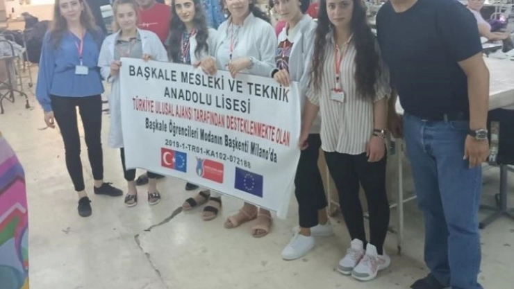 Başkaleli öğrenciler Romanya'da staj yaptı
