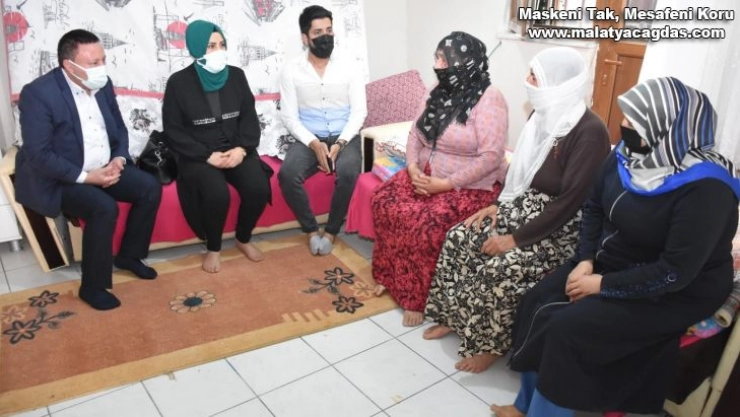 Başkan Beyoğlu tam kapanmada da ev ziyaretlerini sürdürdü