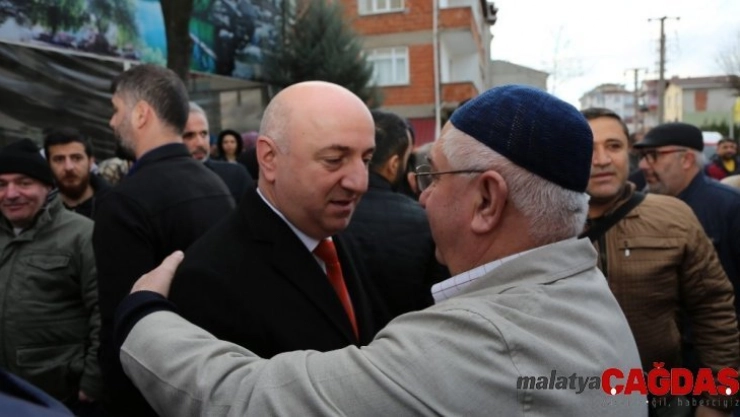 Başkan Bıyık, umre yolculuğuna çıkan vatandaşları uğurladı