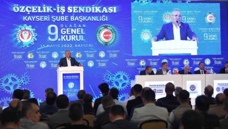 Başkan Büyükkılıç'a konfetili ve tezahüratlı karşılama