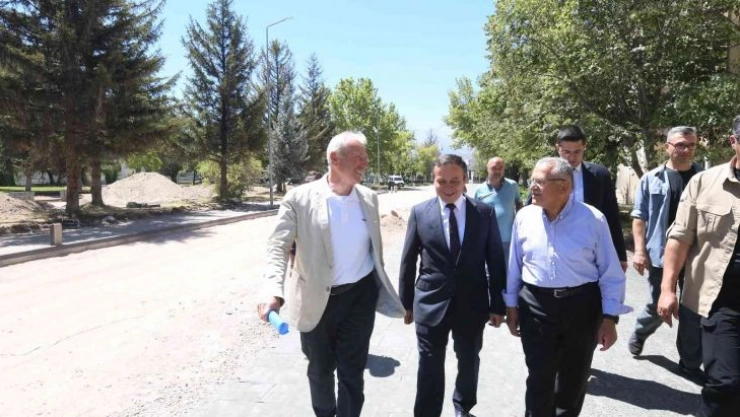 Başkan Büyükkılıç ERÜ Tıp Fakültesi Çevre Düzenlemesini yerinde inceledi