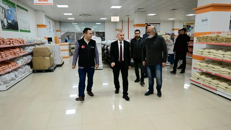 Başkan Çınar, Emanet Çarşımızda Un Dağıtımına Başladık