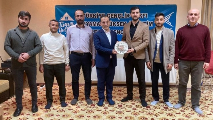 Başkan Dağtekin TÜGVA'da gençlerle buluştu