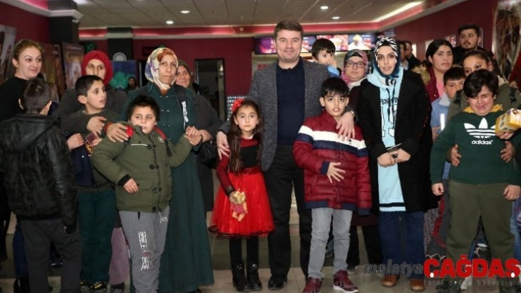 Başkan Dinçer, 30 otizmli öğrenci ile film izledi