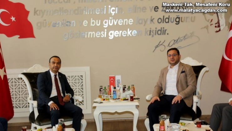 Başkan Eken ve Milletvekili Özyürek'ten birlik ve beraberlik mesajı