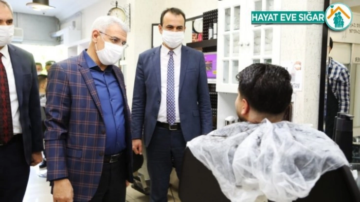 Güder, berber ve kuaförleri ziyaret etti