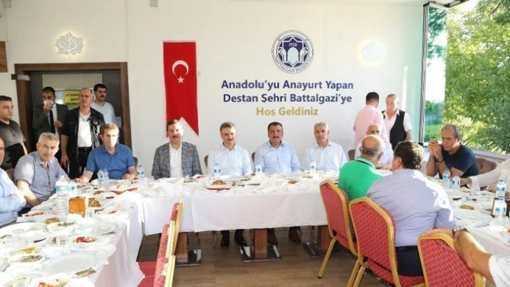 Başkan Güder TKB ekibini yemekte ağırladı