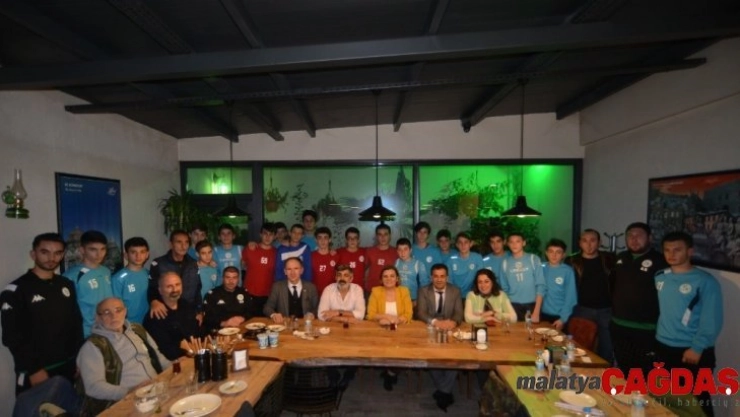 Başkan Hürriyet, 'İzmit Belediyespor gençlerle güçlü'