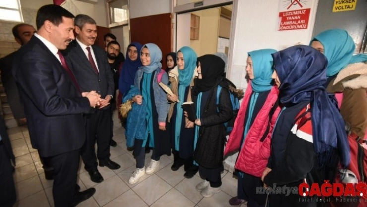 Başkan Kılca, okulları ziyaret ediyor