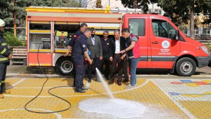 Başkan Kılınç minik öğrencilerle birlikte yangın eğitimi aldı