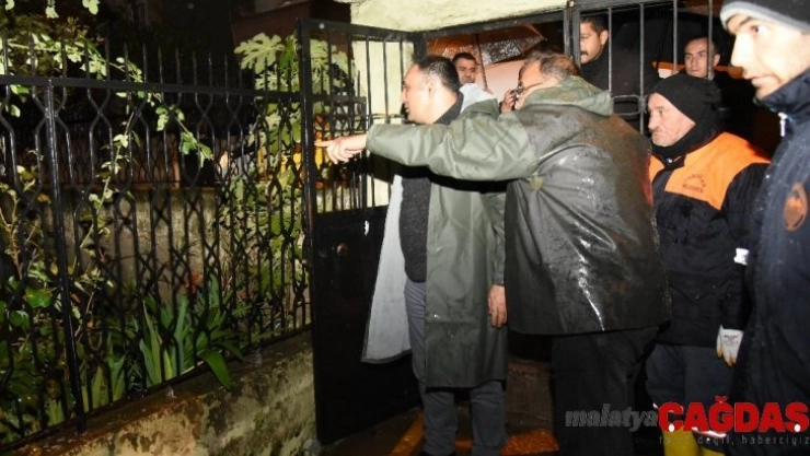 Başkan Yılmaz'dan acil müdahale ekibine gece denetimi