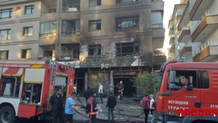 Başkent'te çıkan yangında 3 katlı bina kullanılamaz hale geldi