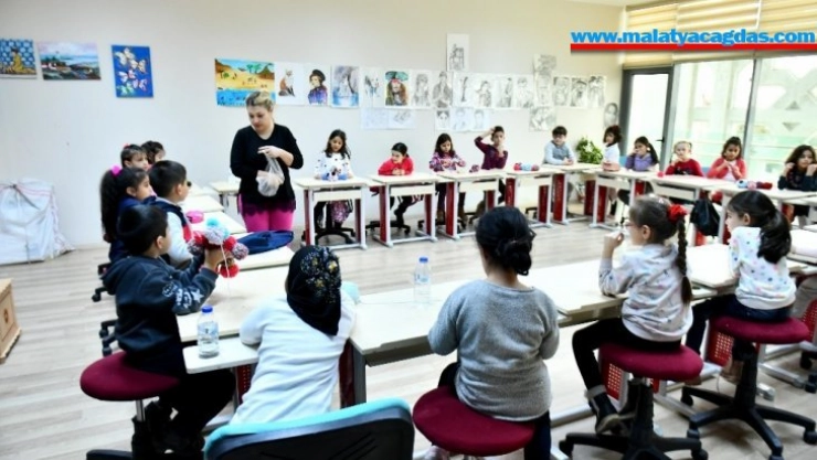 Başkentli miniklerden depremzede çocuklara 'dostluk bebekleri'