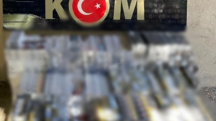Batman'da durdurulan bir araçta 4 bin 160 paket kaçak sigara ele geçirildi