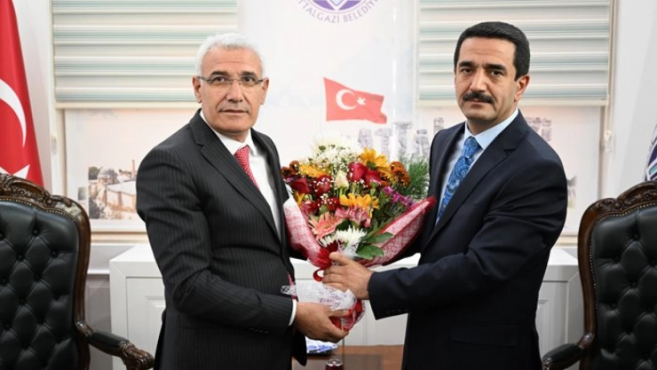 Battalgazi Belediyesi'nde Devir Teslim Töreni Yapıldı