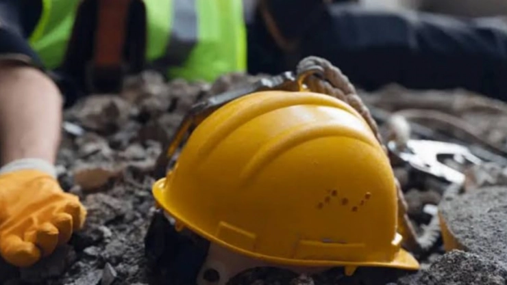 Battalgazi'de İş Kazası: Merdivenden Düşen İşçi Ağır Yaralandı