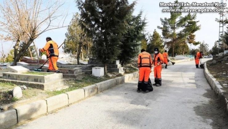 Battalgazi'deki mezarlıklar yoğun bakıma alındı